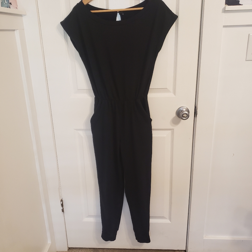Black boat neck jumper